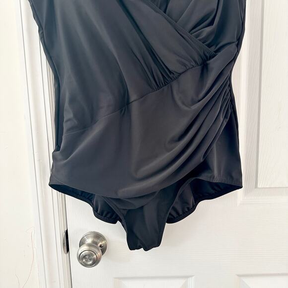 Miraclesuit Plus 81888W Black Faux Wrap One Piece Essential Bathing Suit 24W - Picture 4 of 9